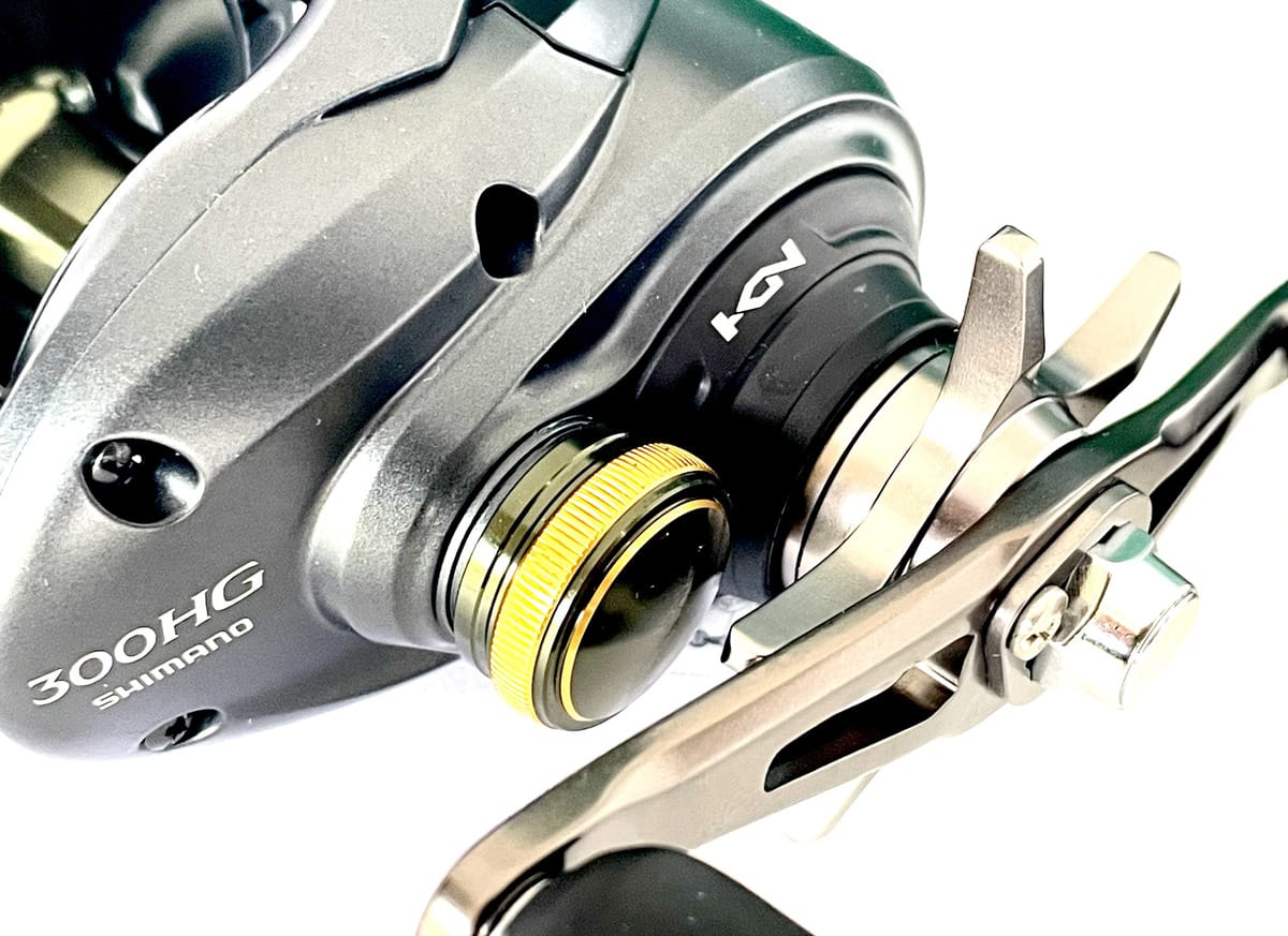 Reel Rotativo Shimano Curado K 300hgk Manija Derecho Color Negro