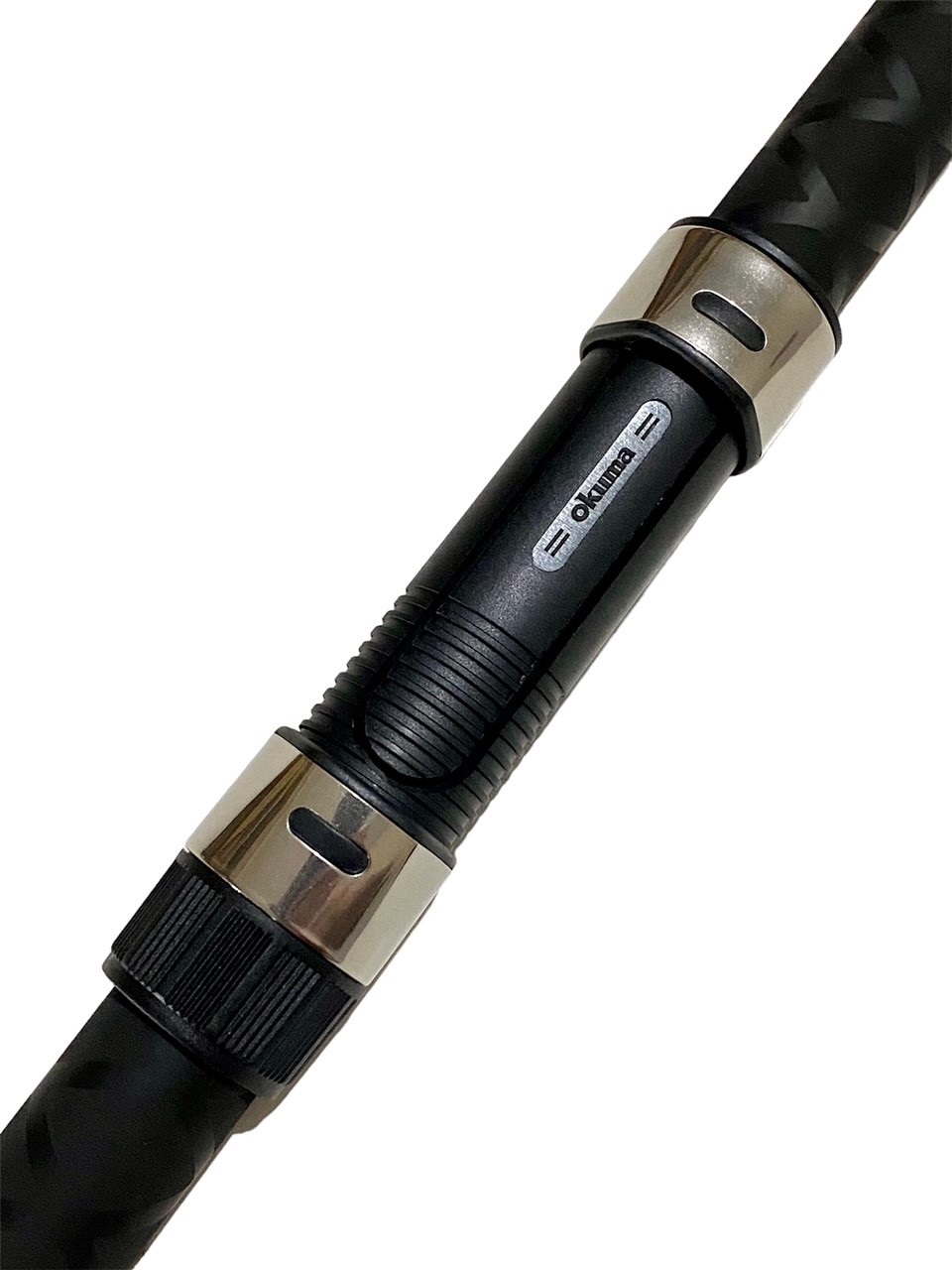 Caña Okuma Longitude Tss 3,90 m 2 Tramos Grafito 100-250g Para Rotativo